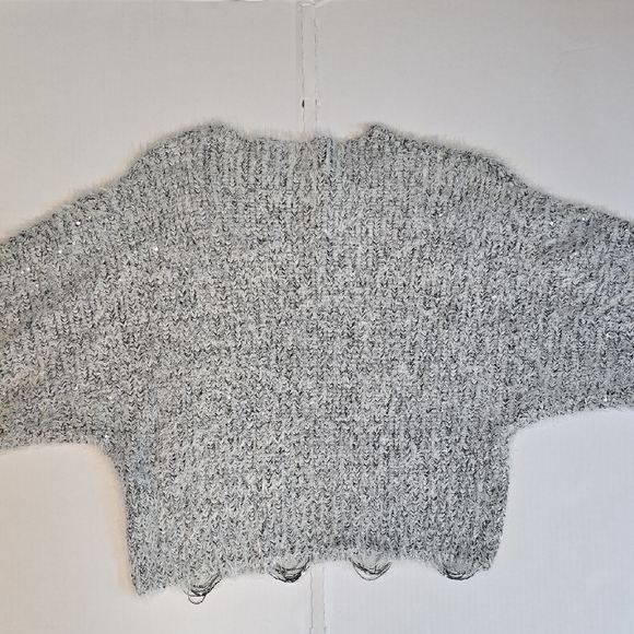 DAVI & DANI Distressed Gray Sweater - Picture 4 of 4